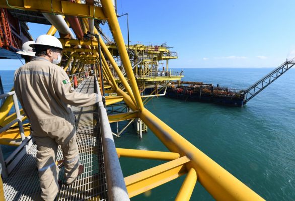 Energy Commerce Mezcla de Pemex rebota de mínimo de 13 meses