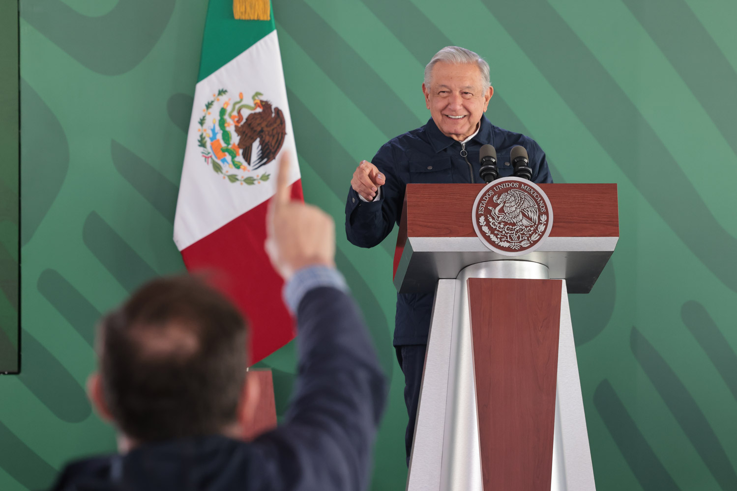 Energy Commerce Amlo Se Compromete A Inaugurar Plantas De