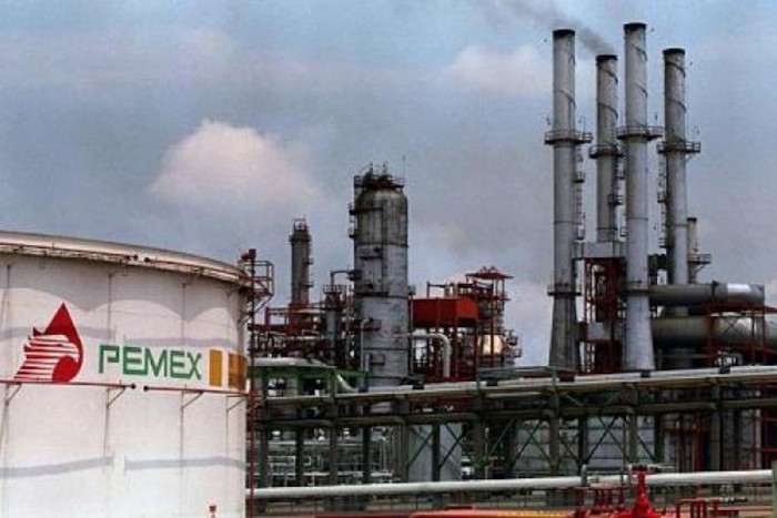 Pemex eliminaría 9,374 empleos en refinerías: Documento Interno