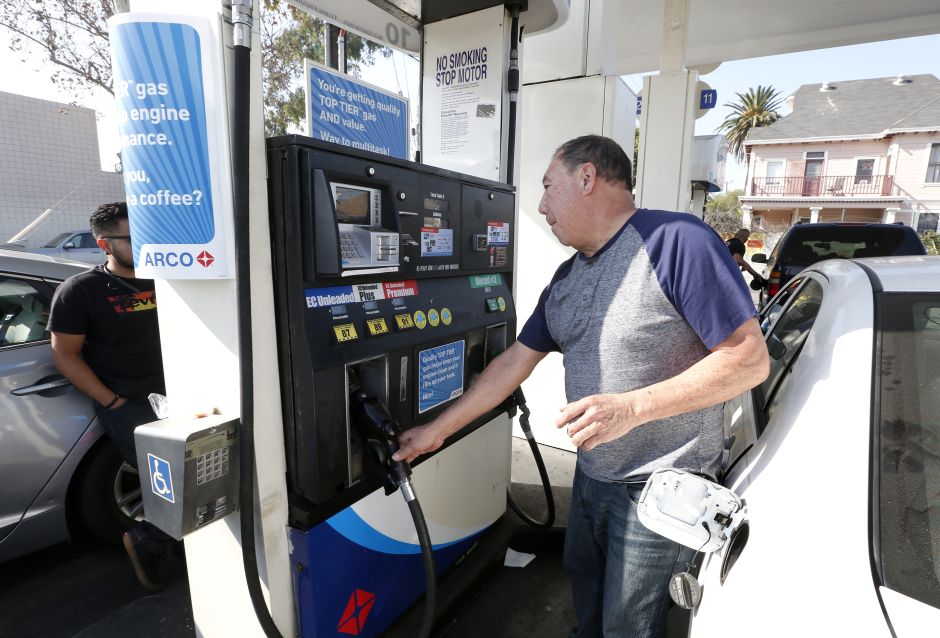 Aumento de precio de gasolina dispara inflación de EEUU en agosto