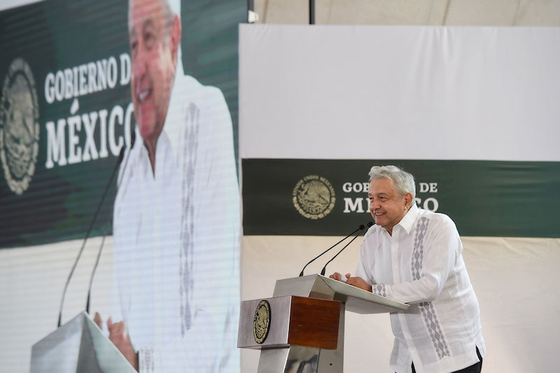 AMLO anuncia inversiones de 4,300 mdp en Yucatán