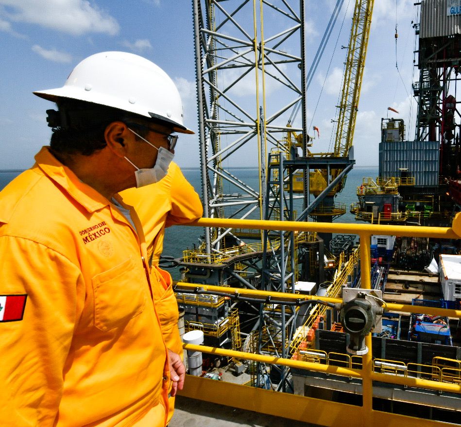 Romero Oropeza visita plataforma Gulf Driller VI