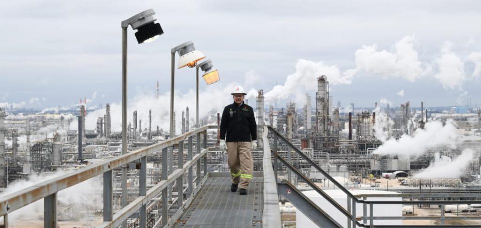 Romero Oropeza recorre instalaciones de refinería Deer Park