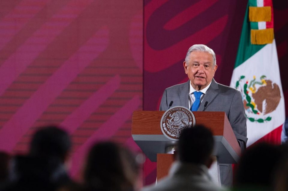 El presidente Andrés Manuel López Obrador reiteró que su política energética busca alcanzar la autosuficiencia el el consumo de gasolina para 2023.