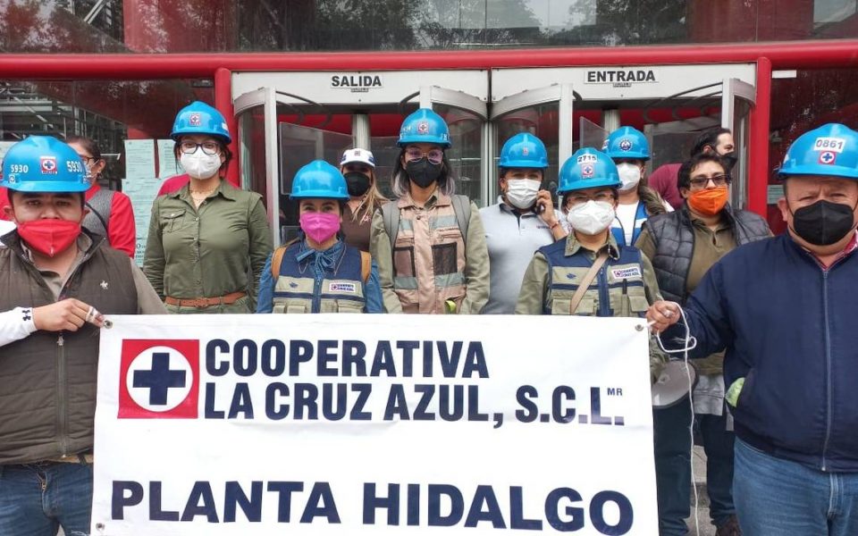 CFE recibe a manifestantes de Cooperativa La Cruz Azul