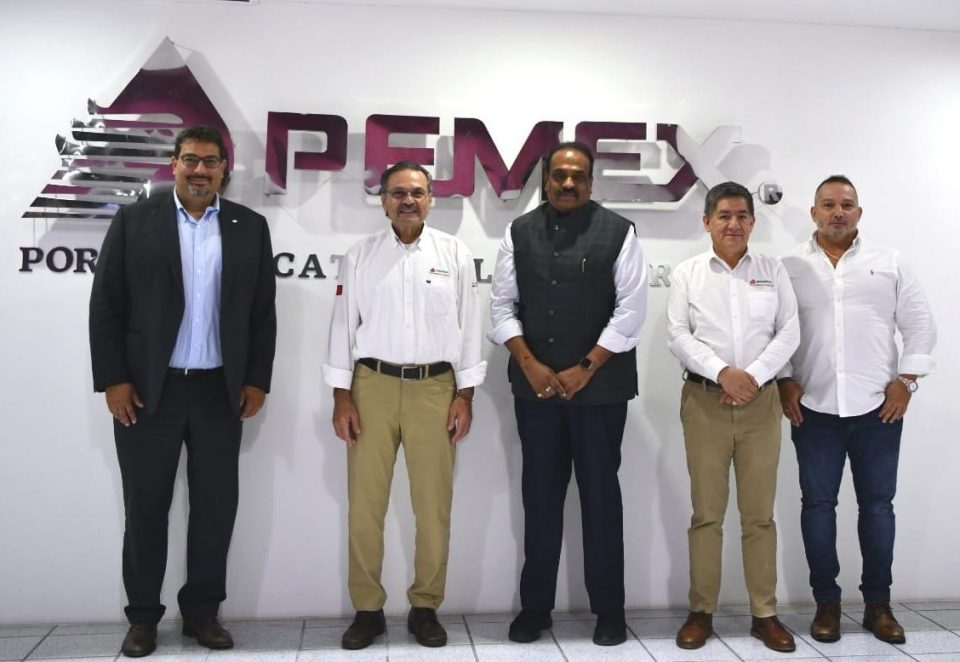 Pemex y Drillmec refrendan contrato de 10 equipos de perforación