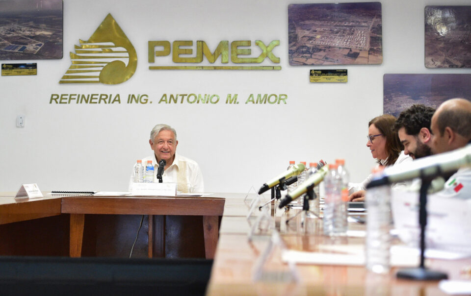 Pemex invertirá 3,500 mdp para bajar emisiones en refinerías