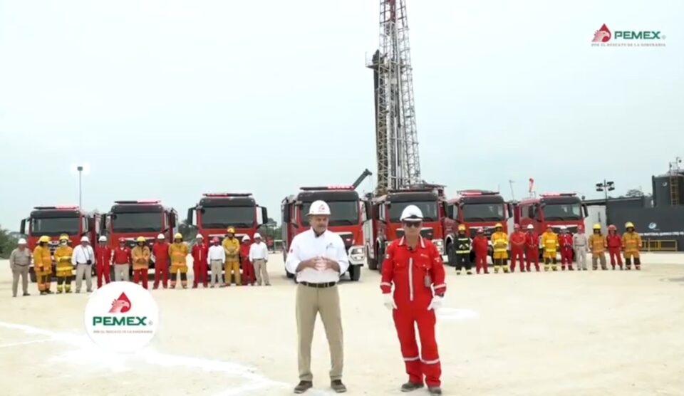 Pemex entrega unidades de bomberos de última generación para Quesqui, Tupilco e Ixachi