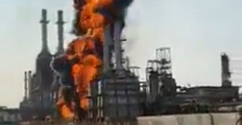 Pemex controla incendio en refinería de Salina Cruz
