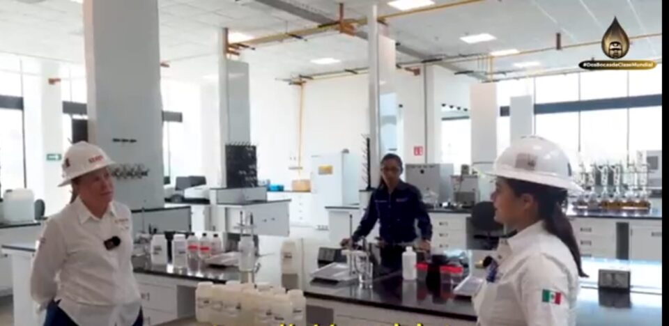Avanzan pruebas de análisis en laboratorio de refinería Olmeca