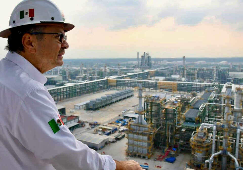Director de Pemex supervisa entrada en operación de refinería Olmeca