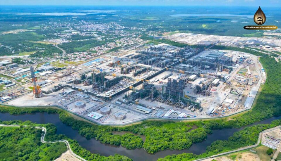 La refinería Olmeca, la tercera más grande América Latina, se encuentra en pruebas de destilado de producción.