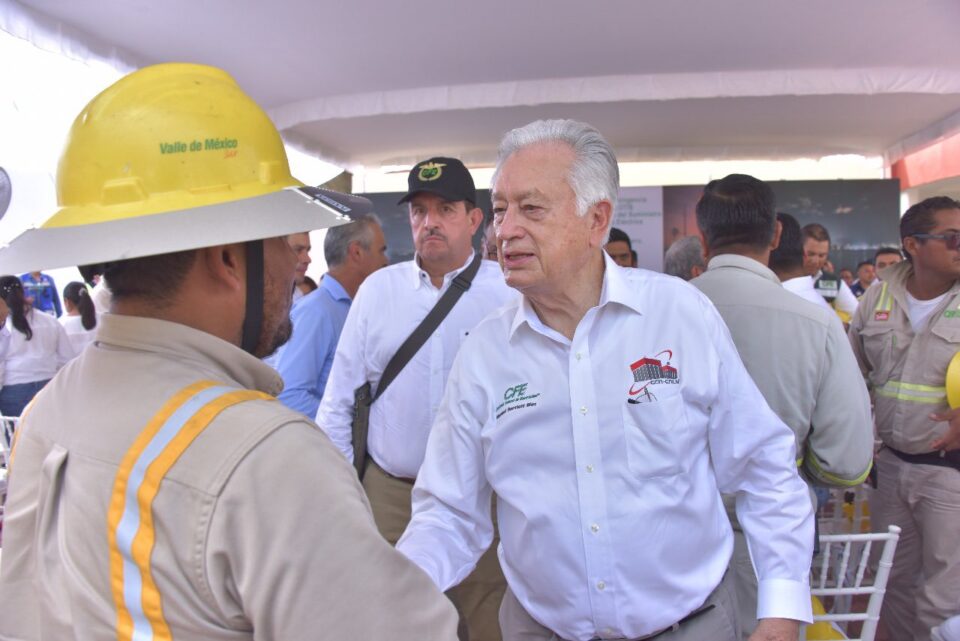 Bartlett Díaz destaca titánica labor de trabajadores de CFE en Acapulco