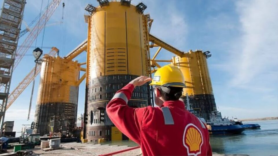 Shell reporta ganancias de 7,700 mdd, supera estimaciones del mercado