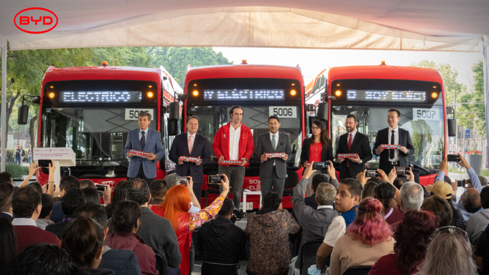BYD entrega 20 autobuses eléctricos al Gobierno de la Ciudad de México