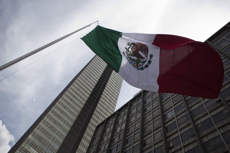 Pemex y déficit fiscal ponen en riesgo calificación de México: BofA