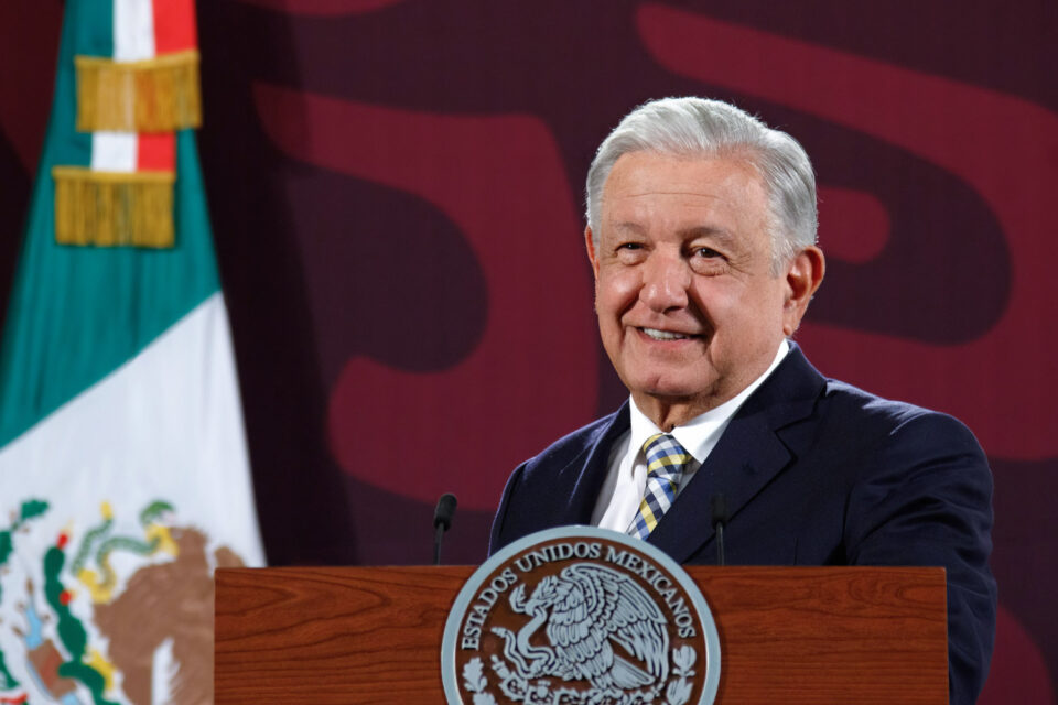 Ahorros por combate al robo de combustible superan inversión de refinería Olmeca: AMLO