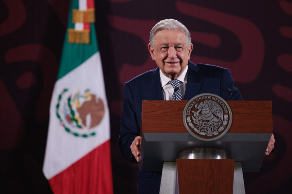 Refinería Olmeca ya produce el 10% de la gasolina que consume el país: AMLO