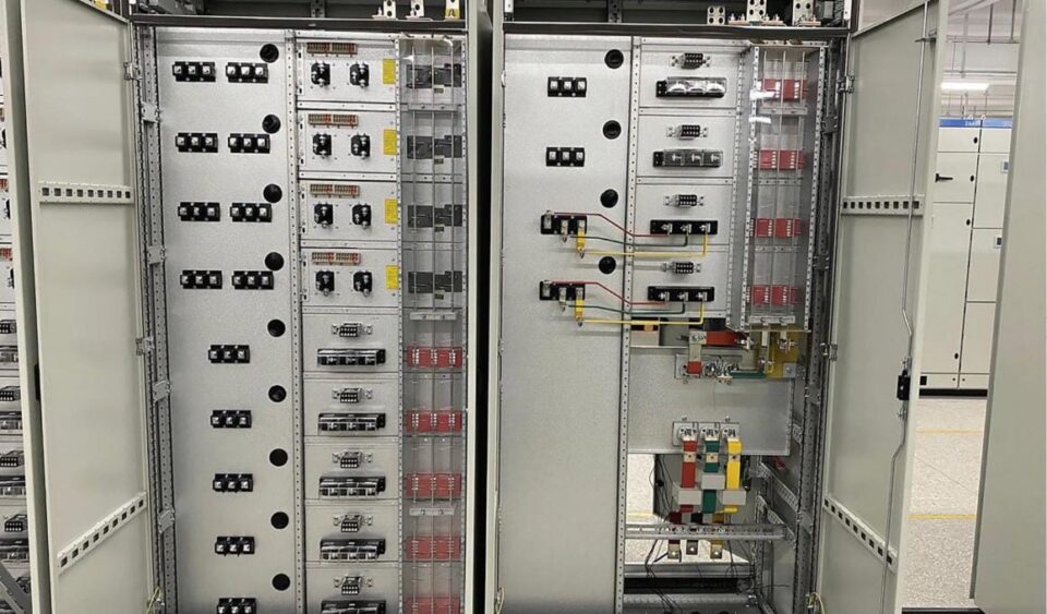 Tecnología para la Eficiencia en Baja y Media Tensión