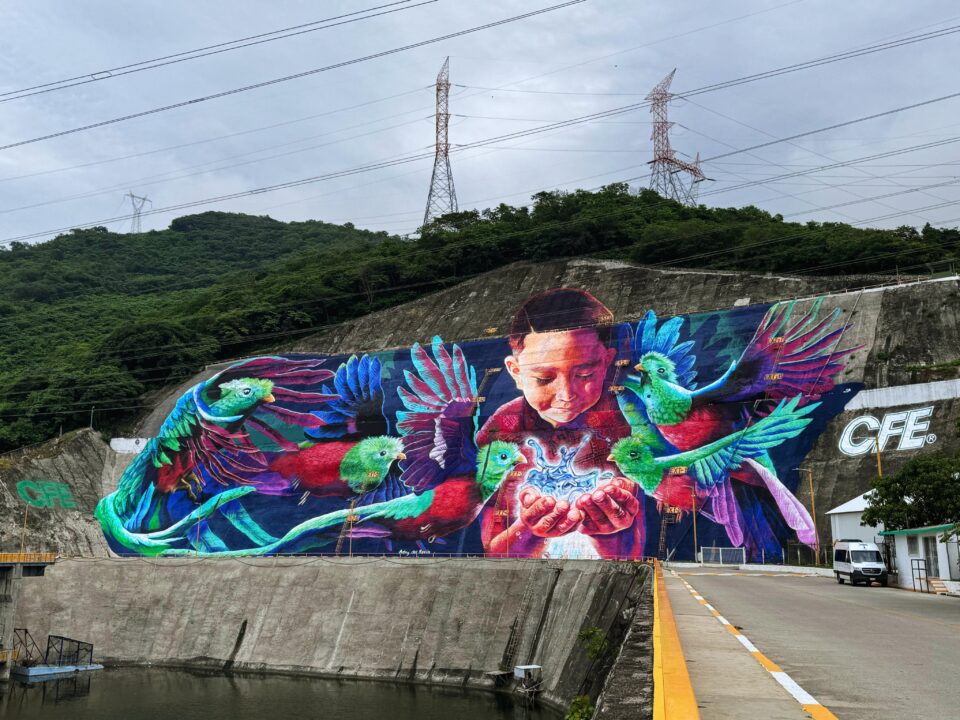 CFE inaugura mural Guardianes del Agua en hidroeléctrica Chicoasén