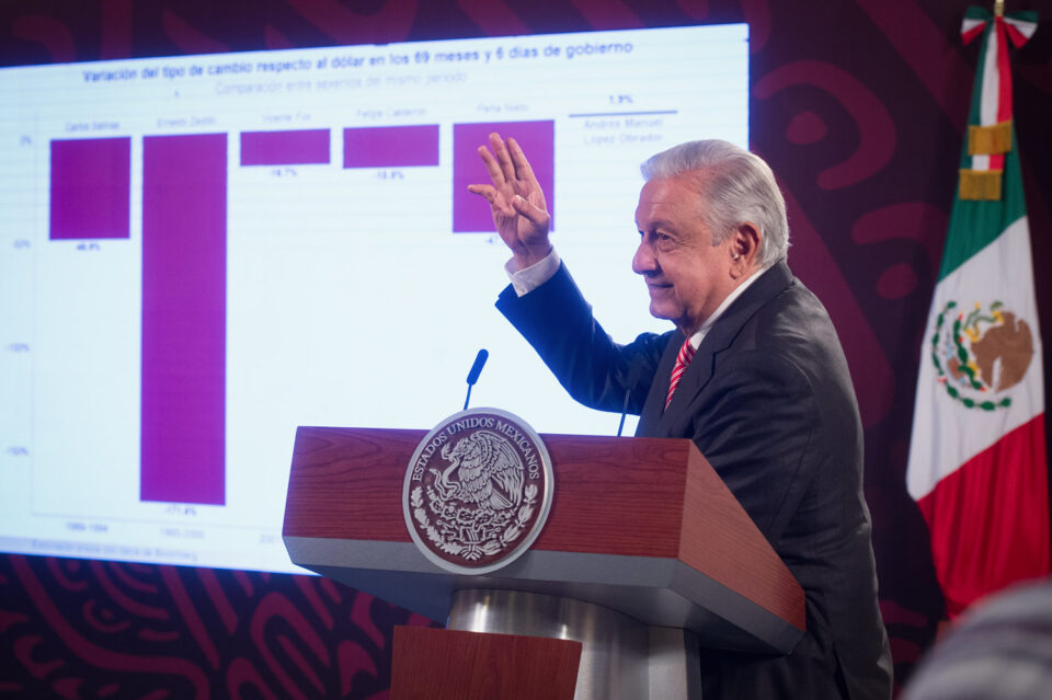 Combate a huachicol generara ahorros por 340,000 mdp: AMLO