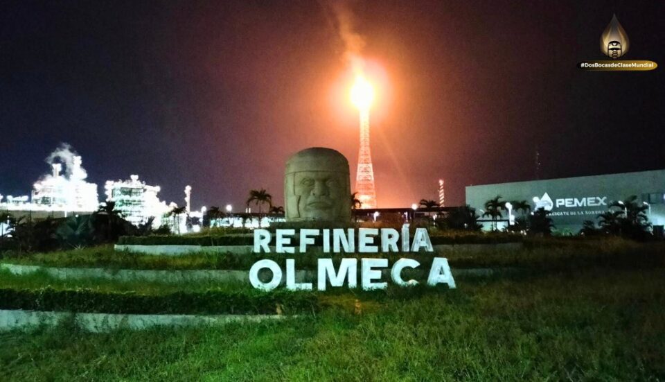 Refinería Olmeca alcanza procesamiento de 170,000 barriles diarios