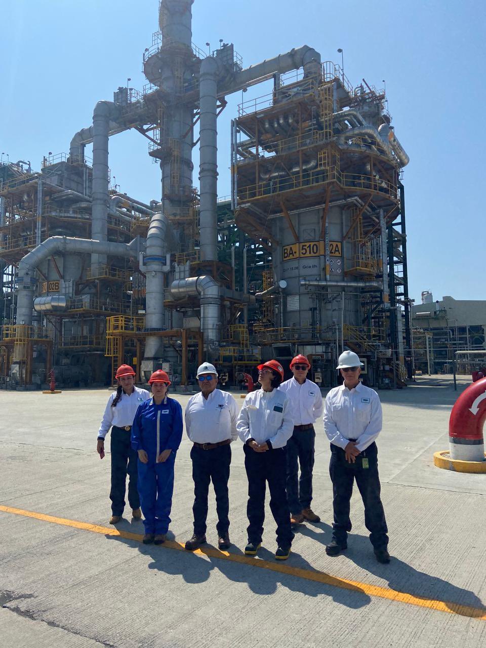 Directora del IMP visita refinería Olmeca; refrenda su compromiso tecnológico