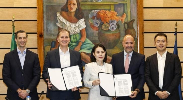 BYD y BBVA firman alianza para impulsar la electromovilidad en México
