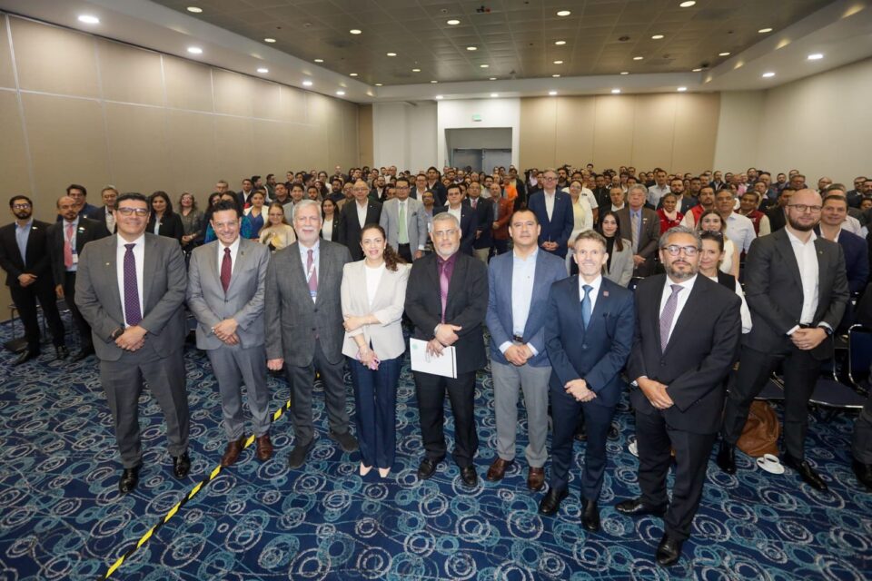 México avanza hacia un modelo educativo industrial para enfrentar la electromovilidad