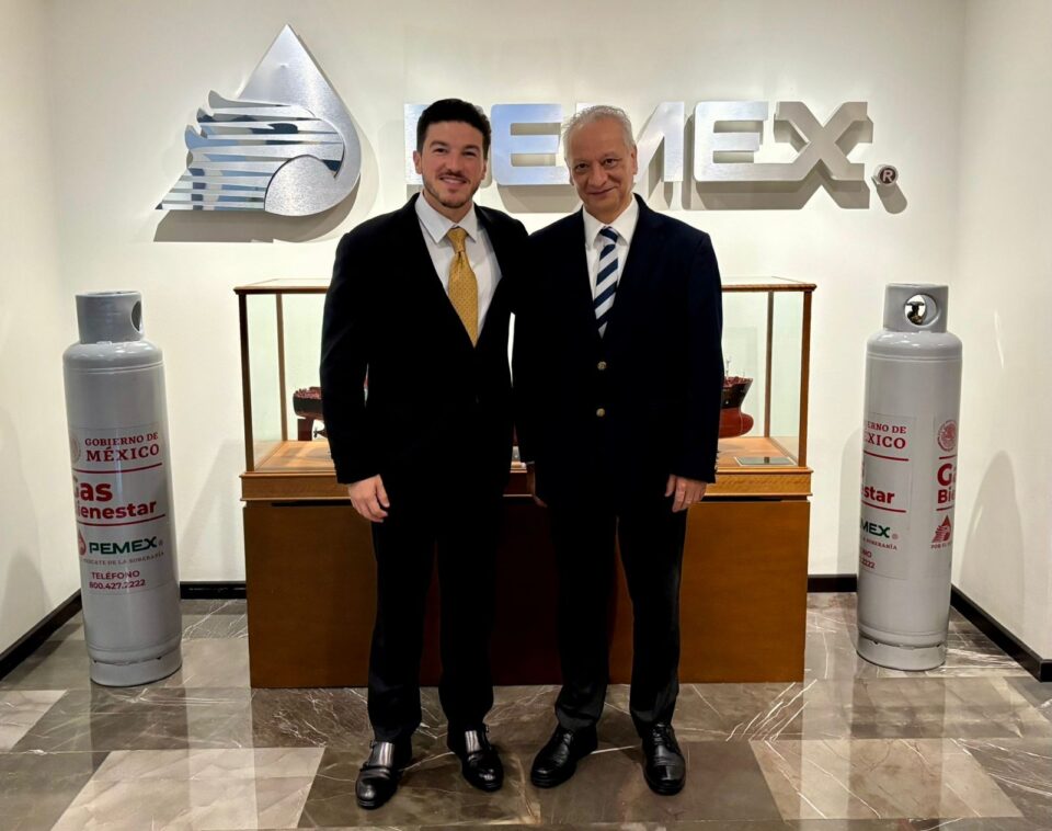 Pemex promete mejor gasolina y calidad de aire en Nuevo León