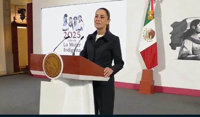 La presidenta Claudia Sheinbaum Pardo afirmó que la refinería "Olmeca" de Dos Bocas está funcionando con normalidad, con una producción de casi 200,000 barriles diarios.