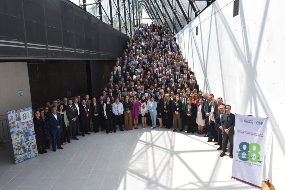CFE celebra 88 años de suministrar energía y bienestar a México