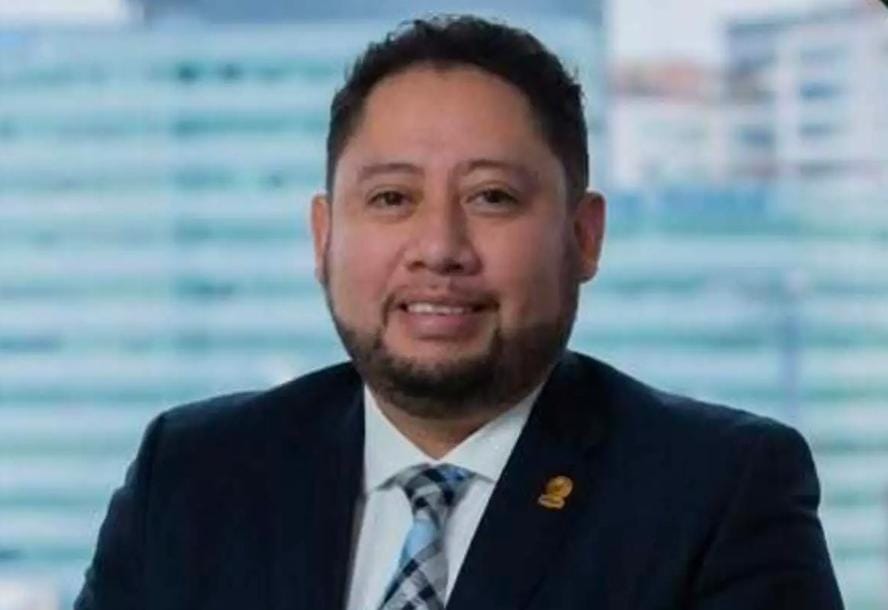 Ricardo Quiroz Hernández asume la presidencia de AMPES