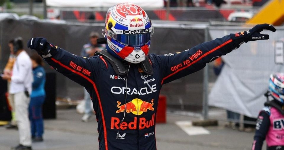 Verstappen conquista Bakú; se mantiene al acecho de los líderes