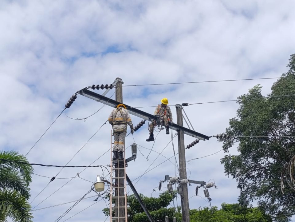 CFE restablece 91% del suministro eléctrico en los estados afectados por lluvias