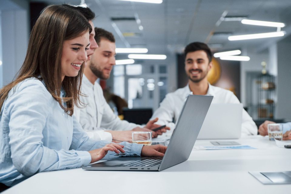 El colaborador como centro de la empresa: IA para escuchar, decidir y fidelizar