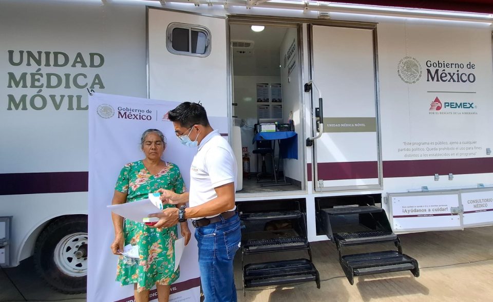 Pemex refuerza su responsabilidad social con Unidades Médicas Móviles en comunidades afectadas por lluvias