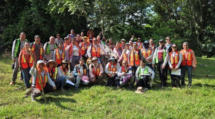Geólogos mexicanos exploran Cerro Pelón para fortalecer el conocimiento del sistema petrolero del sureste