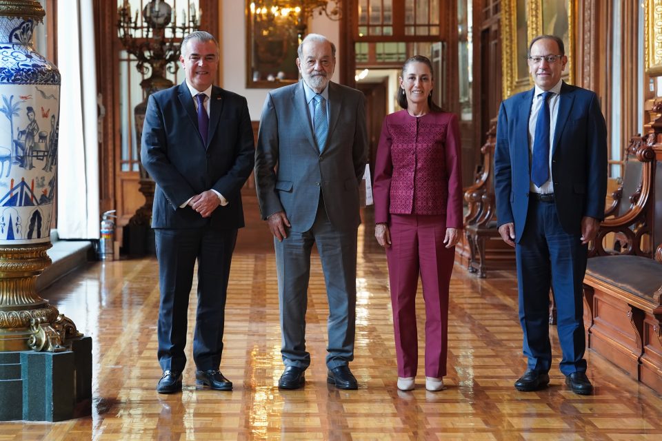 Sheinbaum se reúne con Carlos Slim y Francisco Cervantes; destacan perspectivas económicas positivas para México