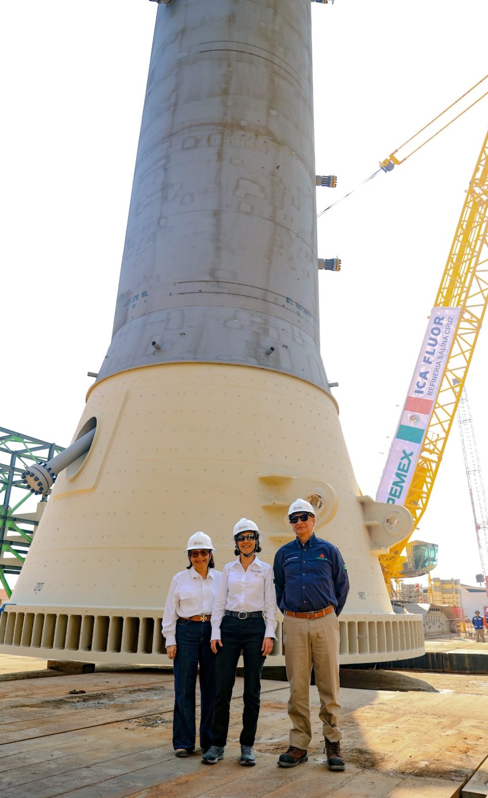Pemex, Sener y CFE supervisan montaje del reactor de hidrotratamiento en la Refinería de Salina Cruz
