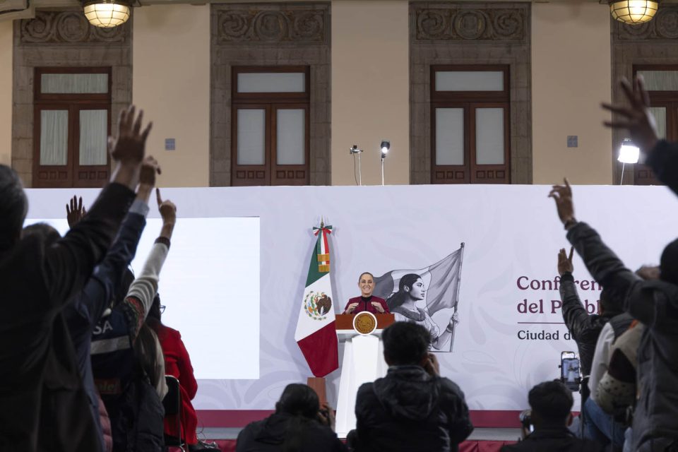 Sheinbaum pide ignorar anuncios falsos que vinculan a Pemex con supuestas oportunidades de inversión