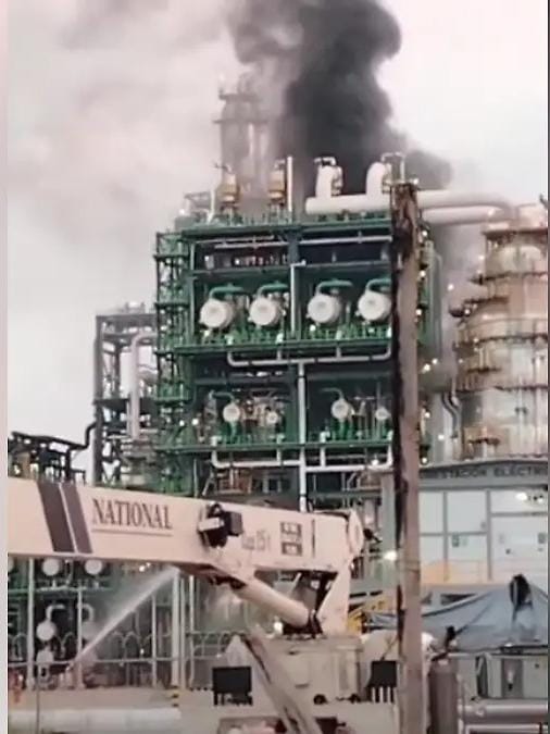 Pemex controla sin afectaciones conato de incendio en Refinería Olmeca