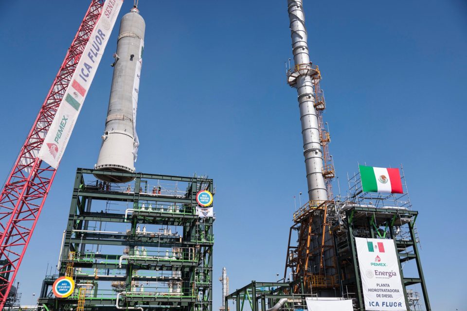Instalan reactor hidrodesulfurizador de naftas en la refinería de Tula