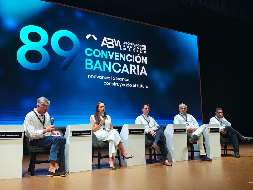 CFE destaca solidez financiera y papel clave en infraestructura eléctrica