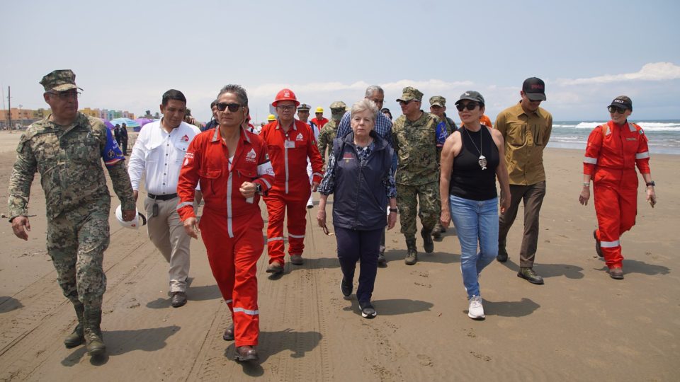 Alicia Bárcena encabeza inspección en Veracruz: reportan playas limpias y sin daños graves a arrecifes