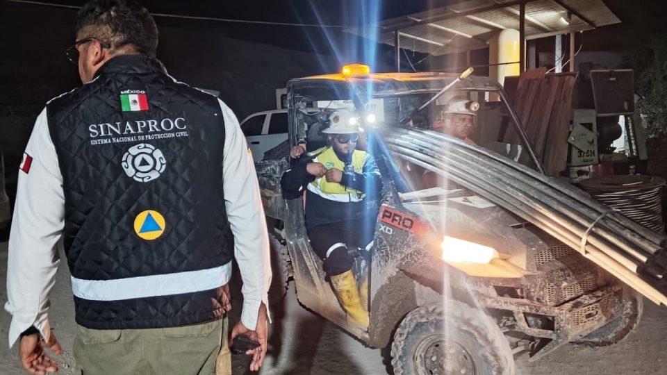 Ingresan personal de CFE y especialistas a mina Santa Fe para rescate de mineros