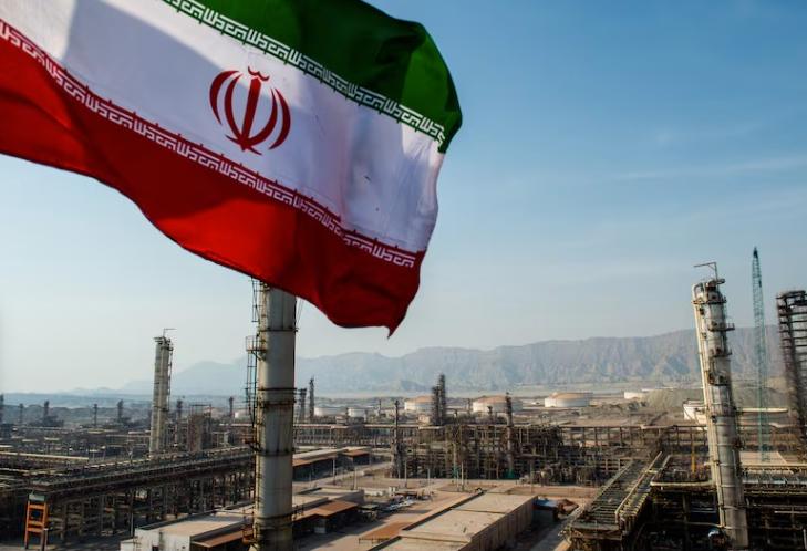 Trump amenaza con destruir la infraestructura eléctrica de Irán ante crisis en el estrecho de Ormuz