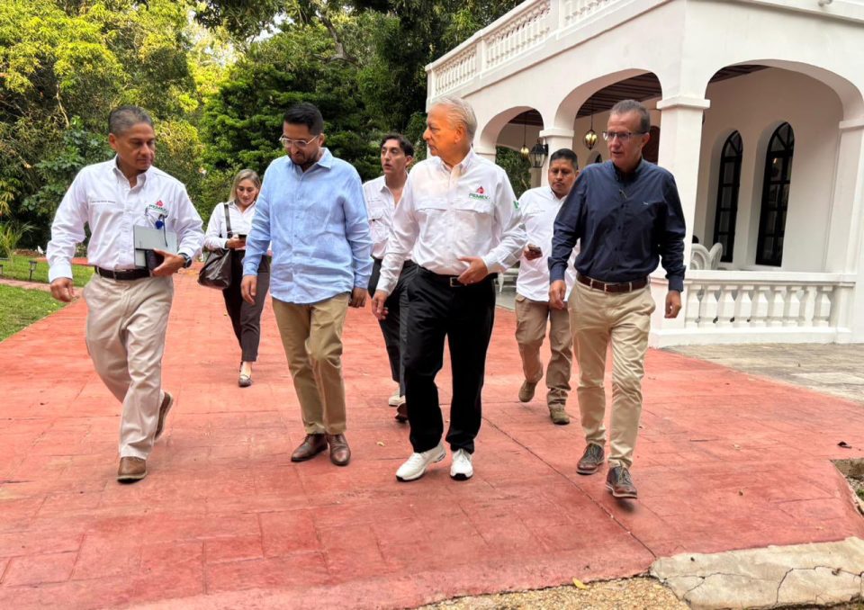 Pemex y Gobierno de Tabasco descartan riesgos tras incendio en la Refinería Olmeca