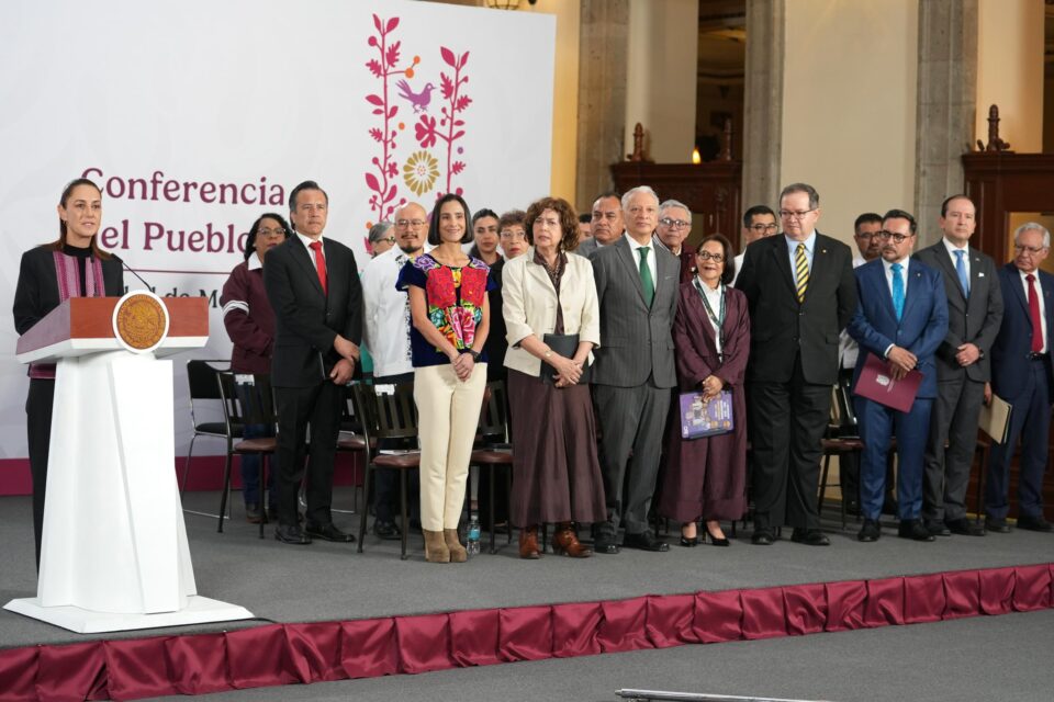 Sheinbaum presenta comité de científicos para analizar viabilidad de explotar gas no convencional