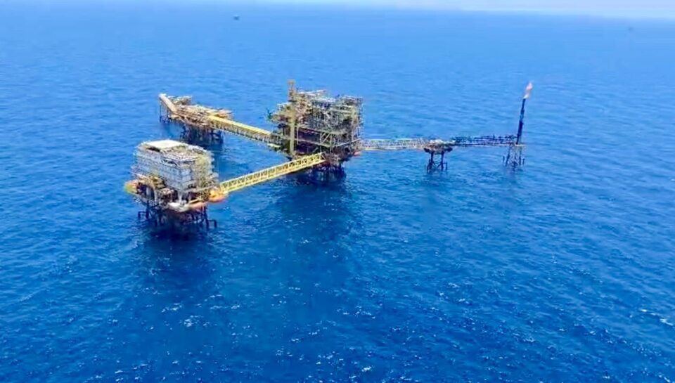 ASEA, SEMAR y PEMEX supervisan por aire instalaciones de la Sonda de Campeche tras derrame en el Golfo de México